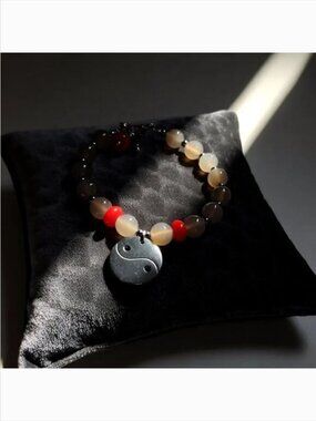 Dark Moon Agate & Hematite Yin Yang Amulet Bracelet | Witchy Goth Protection